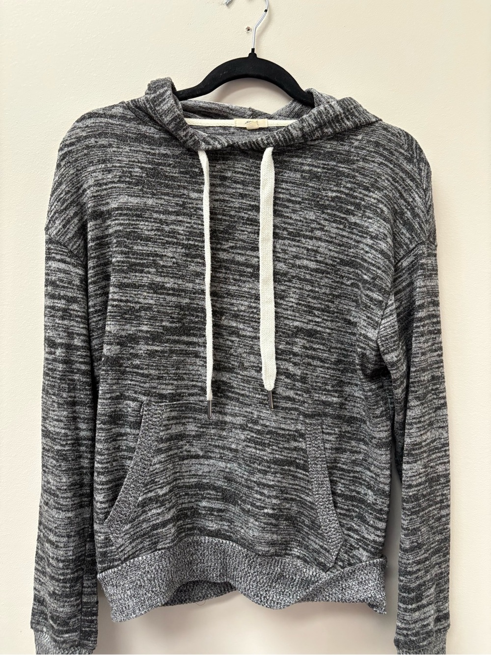 Ardene Black & White Hoodie Sweater